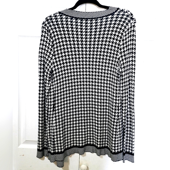 CHARTER CLUB Women's Size Medium Black & White Checkered Open Front Cardigan - Picture 3 of 3